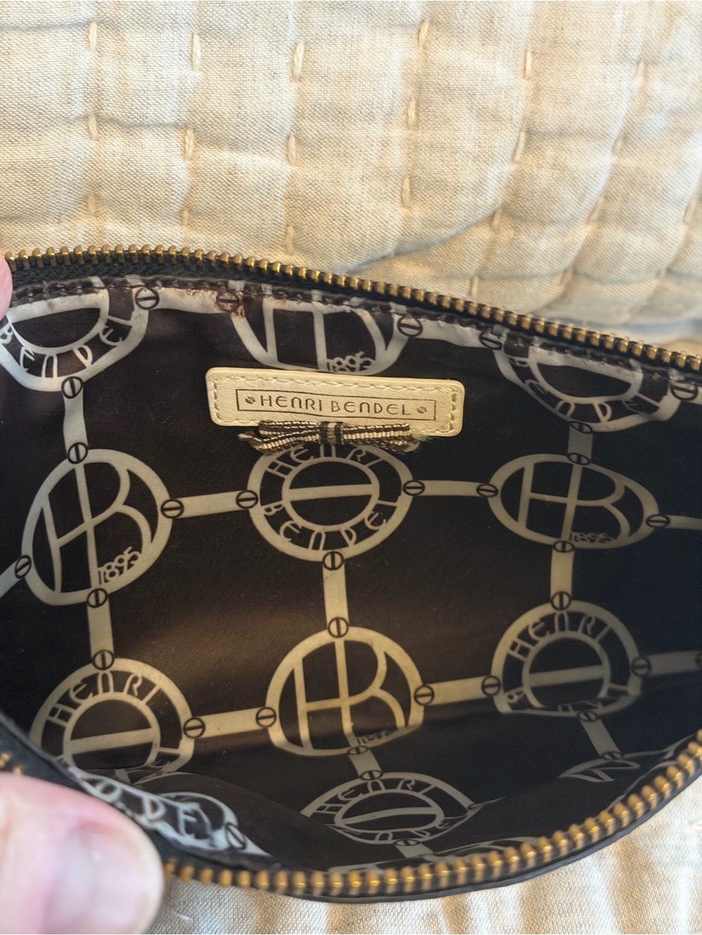 Henri Bendel Black West 57th Wallet/Clutch/Wristlet 10.25x4.5 - Picture 3 of 7